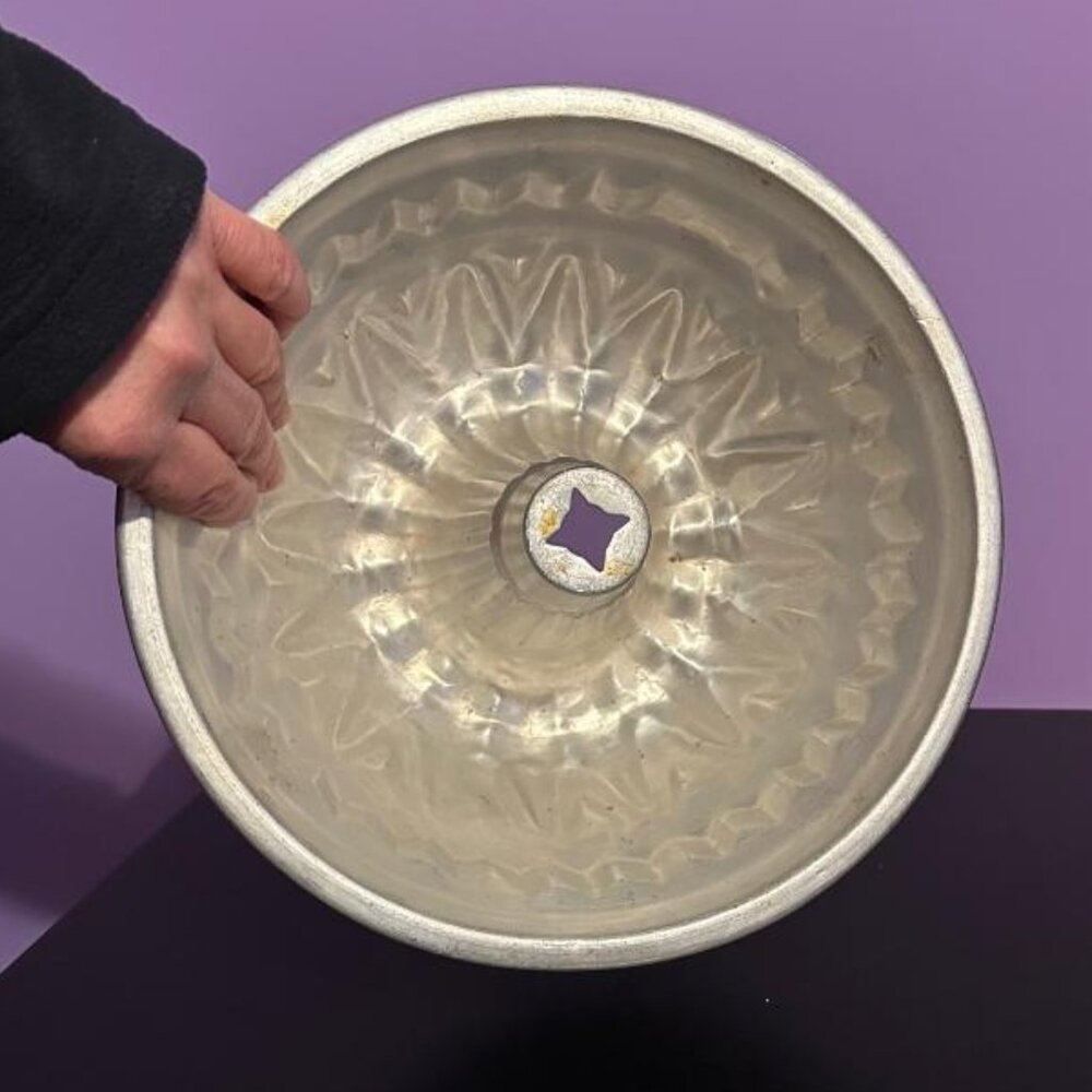 Vintage Bundt Pan